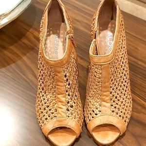 High heeled sandal from Aldo, size 8
